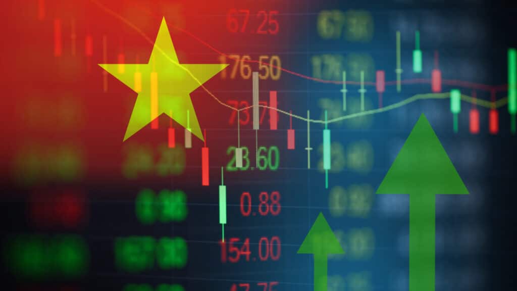 Challenges and Risks in Vietnamese Dong Trading 